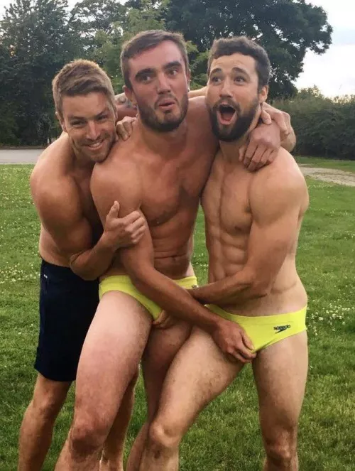 Grabbing a goose… by jeepers12345678