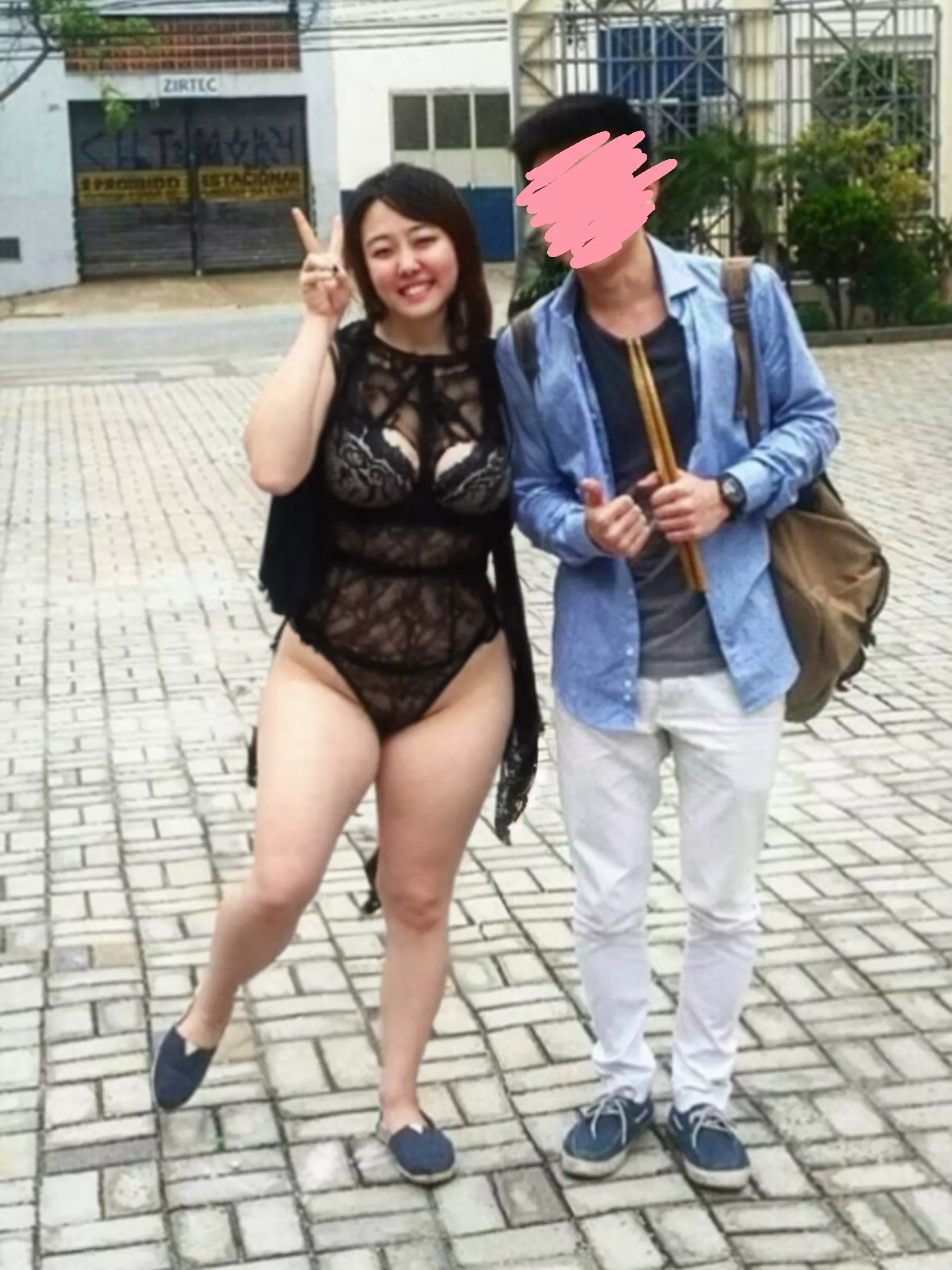 Halloween nuna posted by Sydfan1