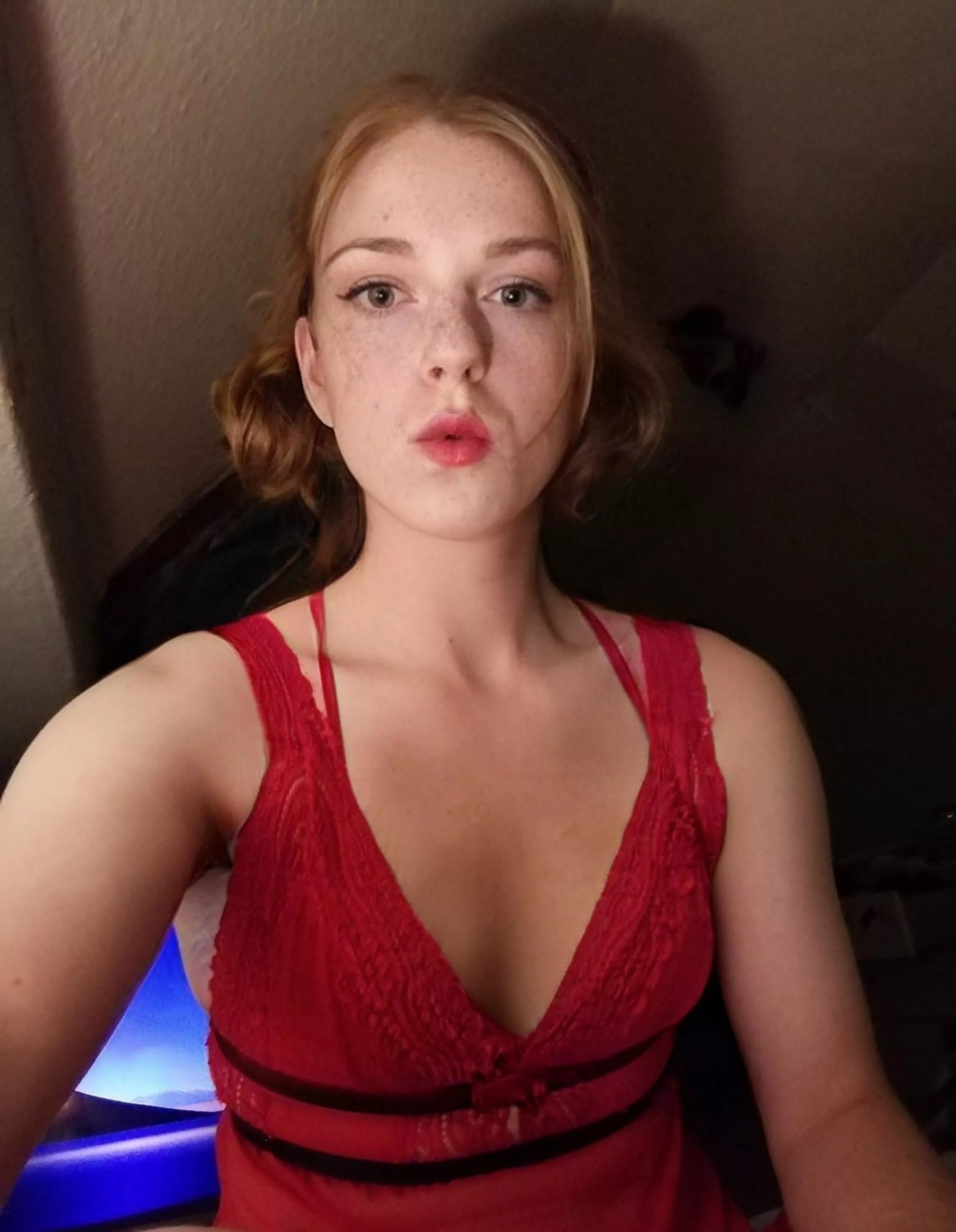 I think I look cute in this picture posted by Tiny_Ad_1051