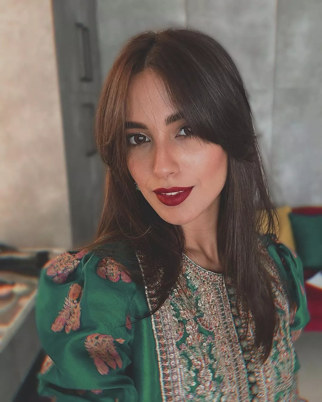 Iqra Aziz posted by James007BondUK