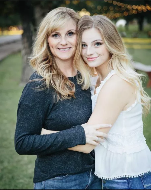 Left or Right by Taiwatcher