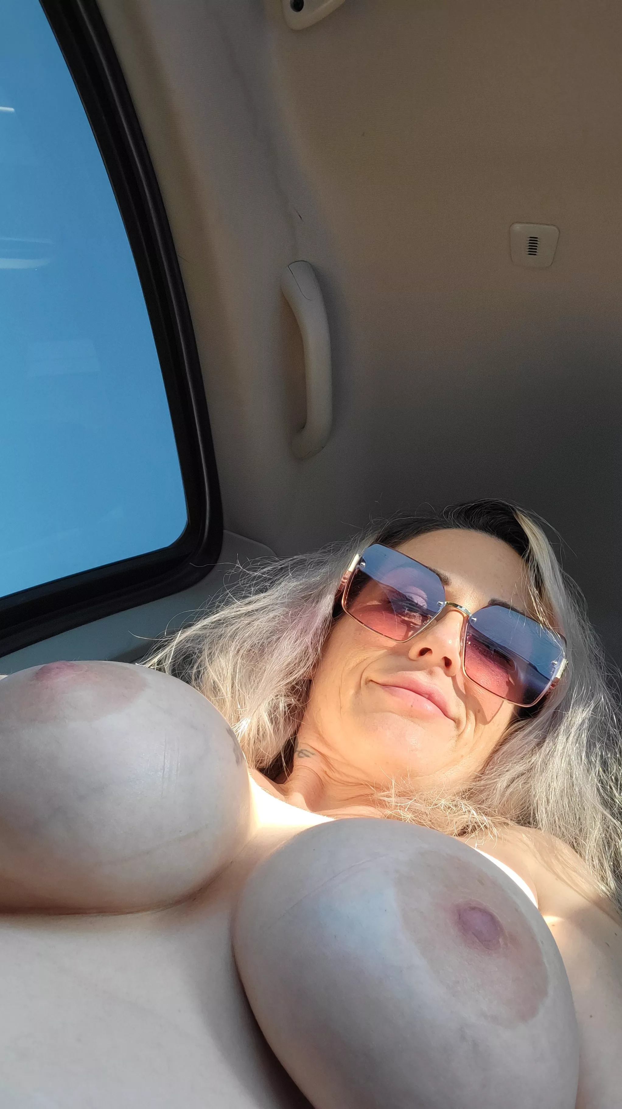 Risky in my car, in my driveway 39f already half naked posted by candice08290