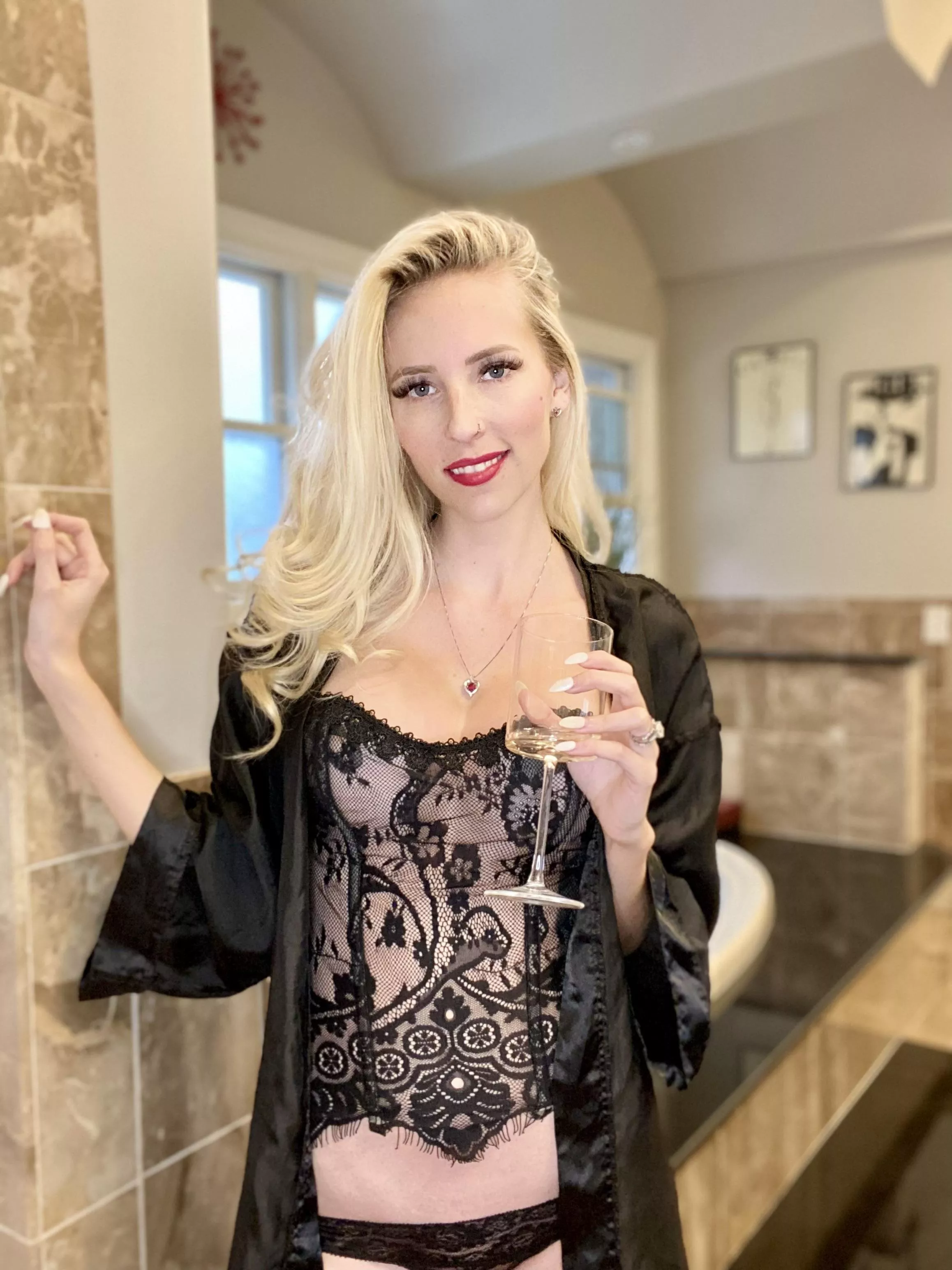 So…do you think I am a fit for this subreddit 💋 posted by jjmich8008