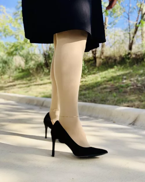 🥰Suede black 4” pumps. by Top_Parking1917