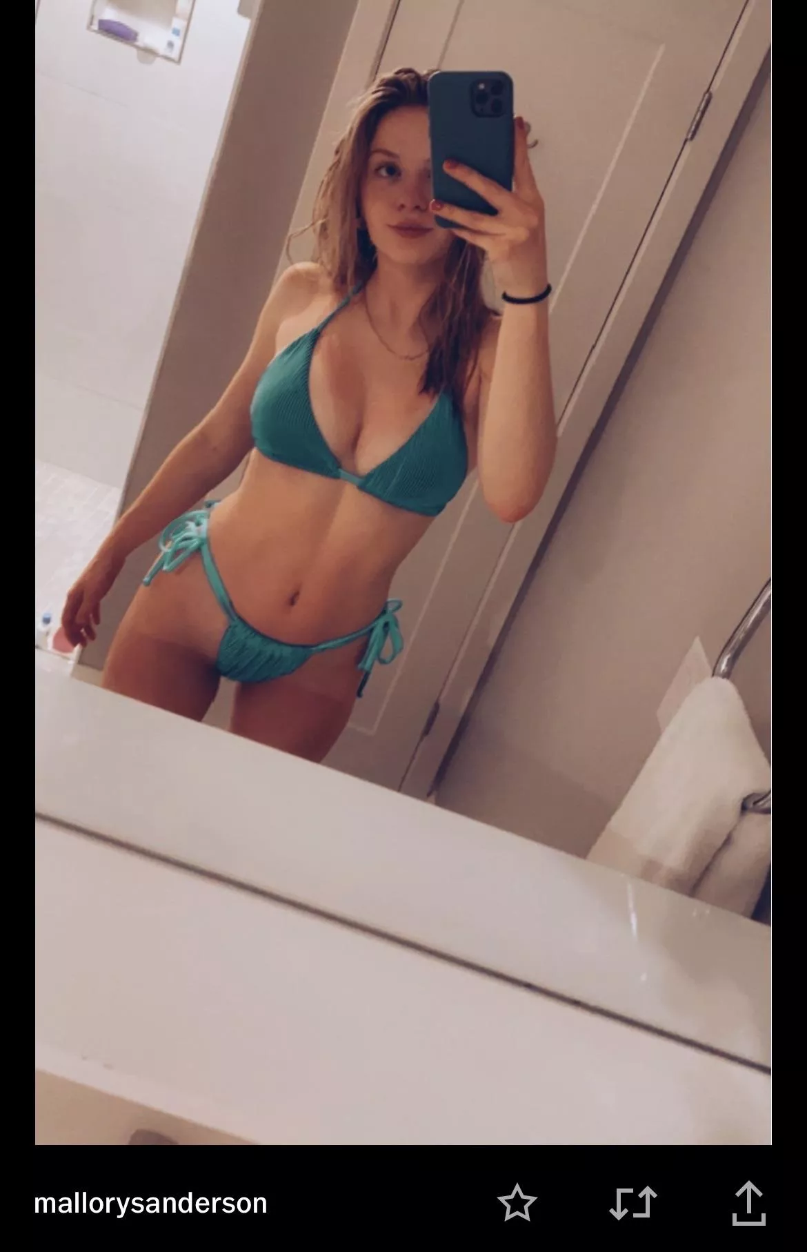 Tight college girl posted by LuckyMagician2738