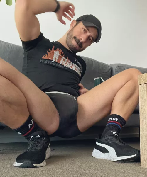 What are you staring at little bro? [30s] by roman_rizzi