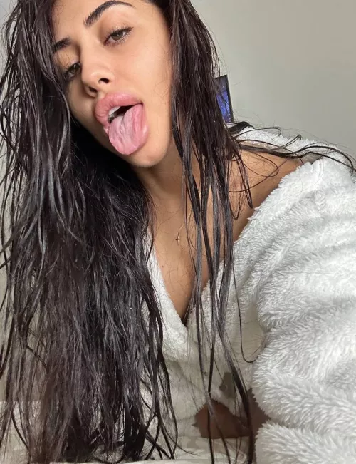 What’s the first thing you would do to me? by healthykitty9