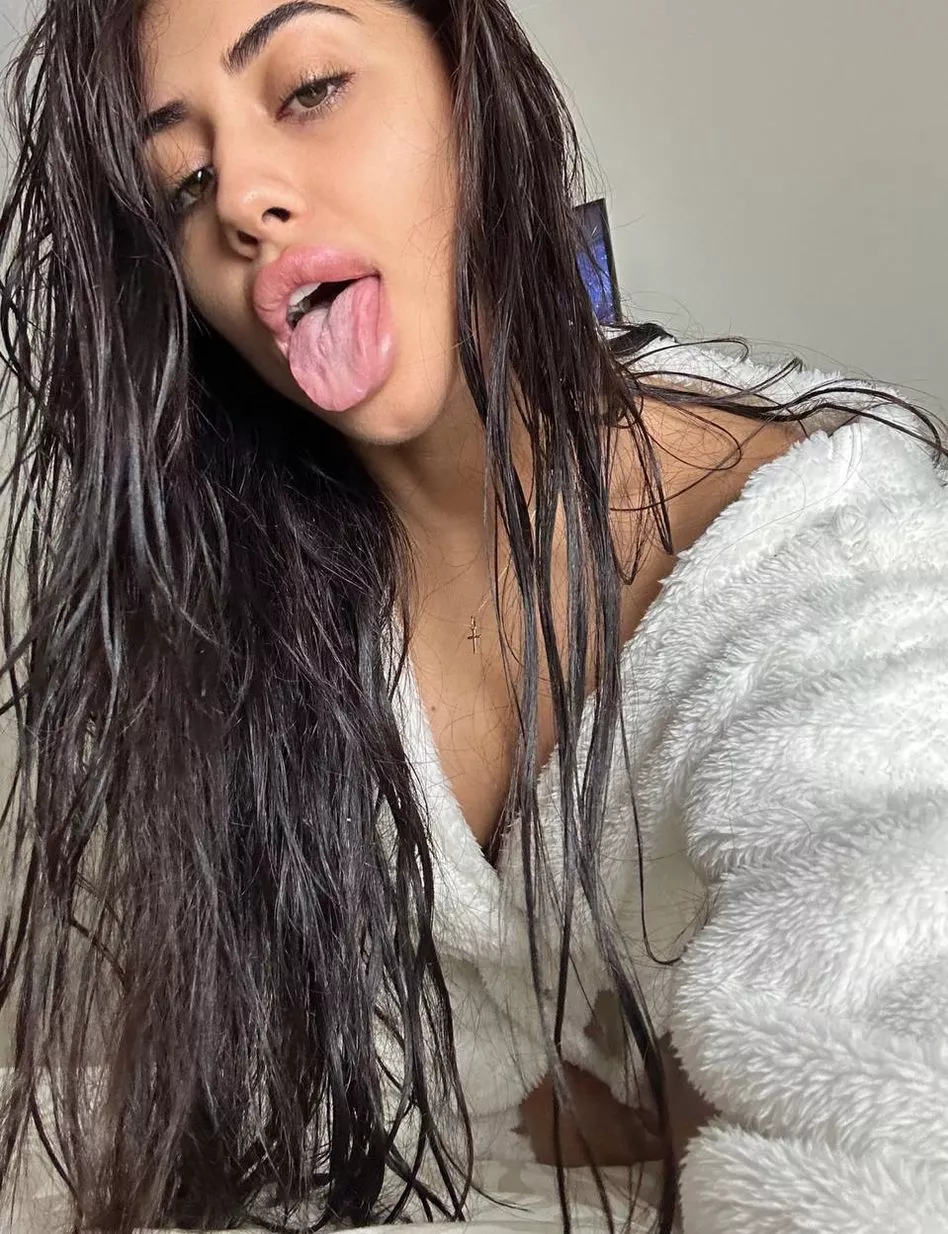 What’s the first thing you would do to me? posted by healthykitty9