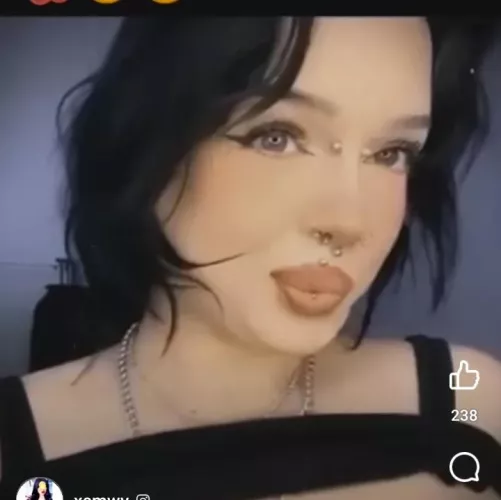 Who is she ??? by Kaito_Nf