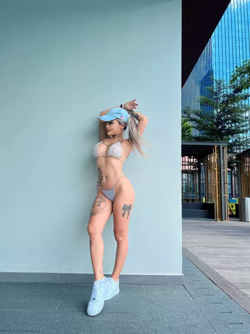 Would you stare at me in public like this? 😊 by xvinarose