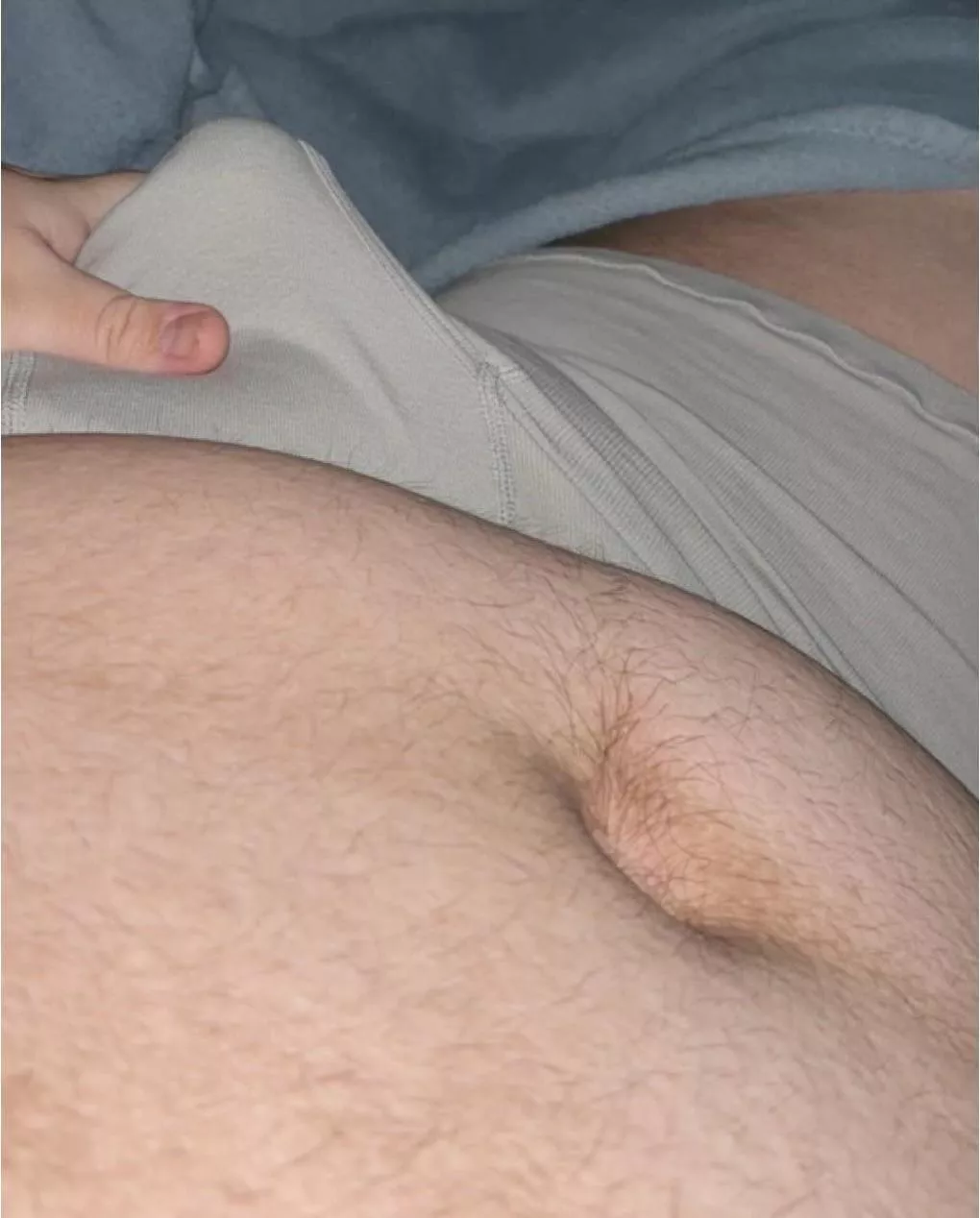 (18m) lookin for someone to game with… maybe stroke with too 😜 posted by LocalGaymer