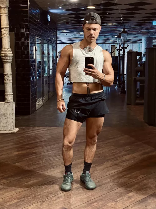 Curious bro(32) if the crop passes by n0aNo4