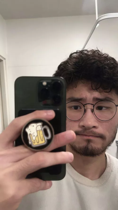 enjoy netflix cuddles and hating myself 🐀 by Lucas_02