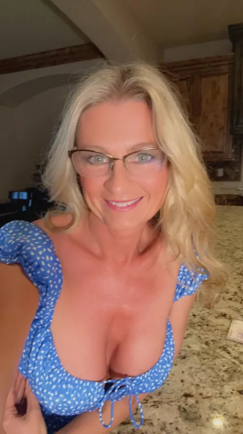 Feelin so flirty today by Fun_Lovin_KitKat