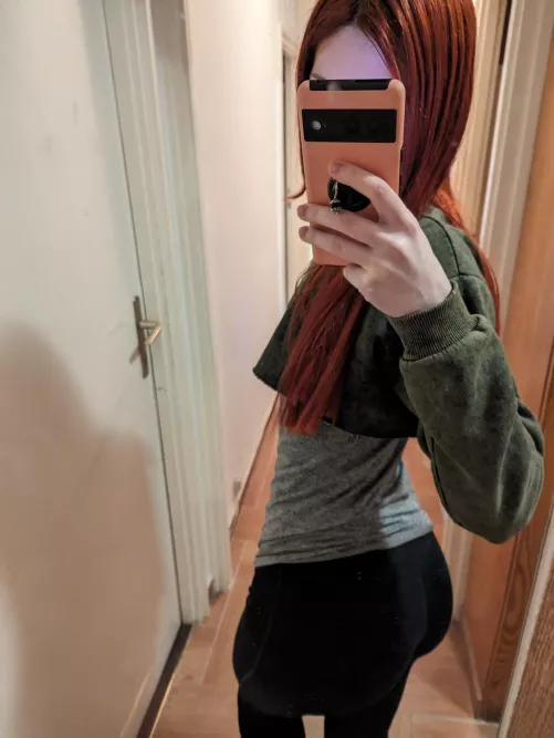 How's my outfit? by bluetoothkhajiit