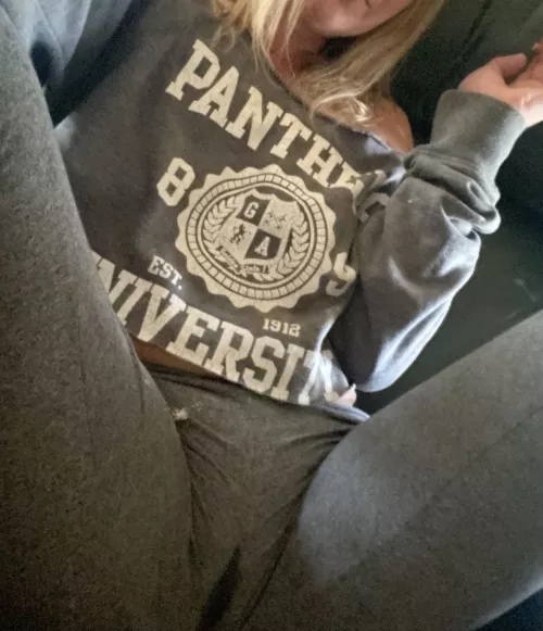 I can’t help it by mzpritttypussy