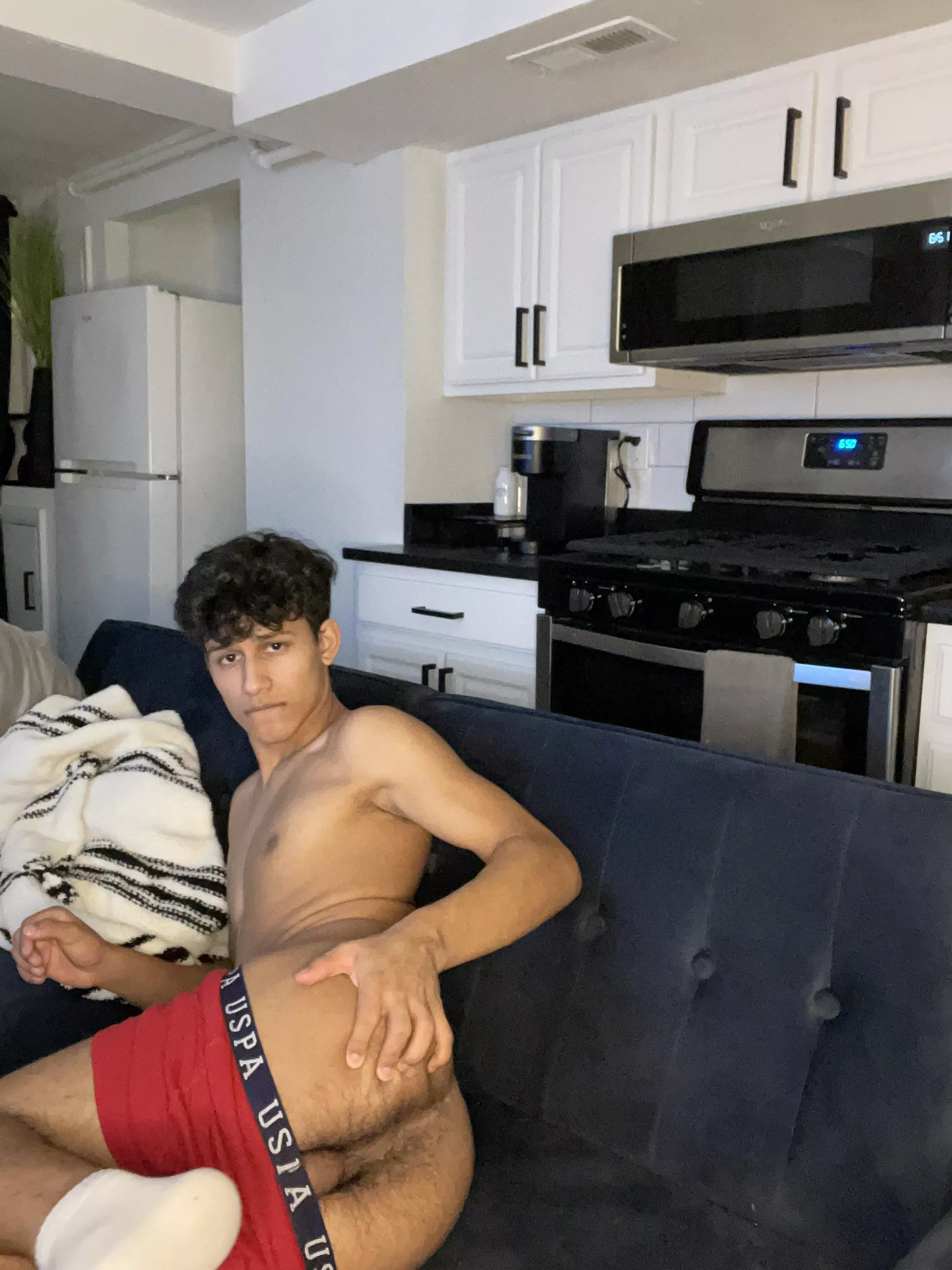 I know that my pic isnt ok for this subreddit but I really need a big one🍆😈 posted by farawayValerian