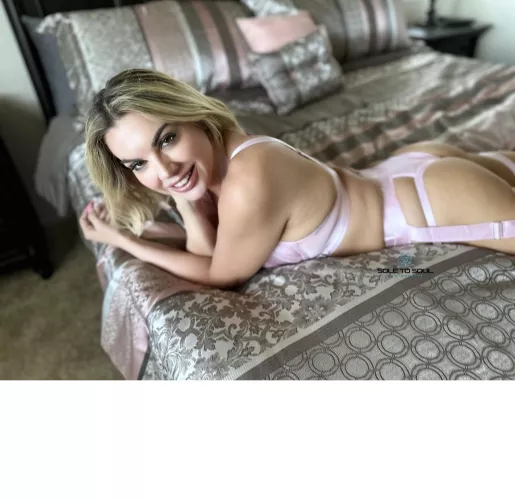 I think I'd make a pretty good slut by _beautyCutie