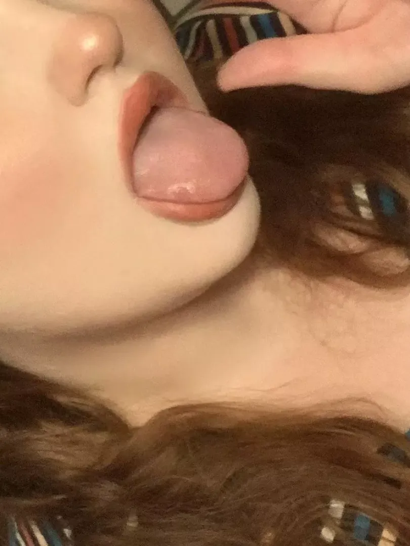 Im in the mood for a girl to sit on my face and ride my soft lips and tongue posted by bbwfairygirl