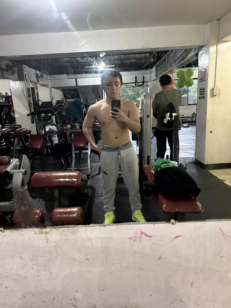 Let’s workout? 😅 (M) posted by Worried-Candle6943