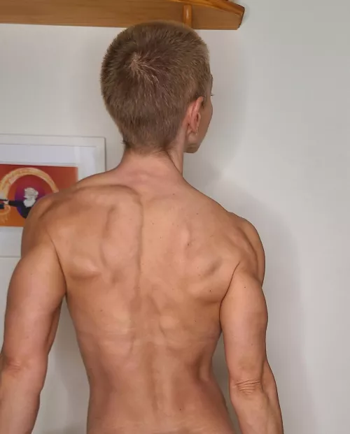 Lick my shoulder blades by AHardWomanIGTF