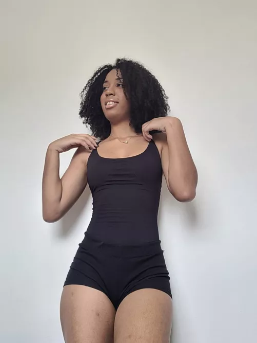 My thighs are getting too thick for this by charl0t33