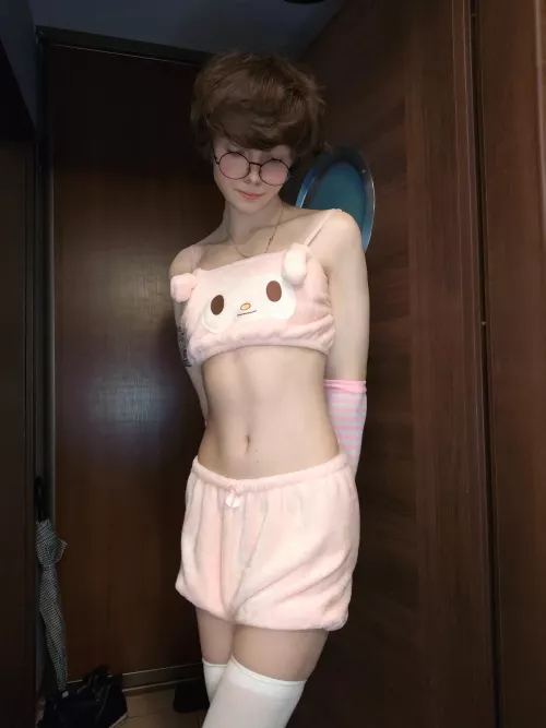 This is what boys are supposed to look like :33 by MaxHamster69