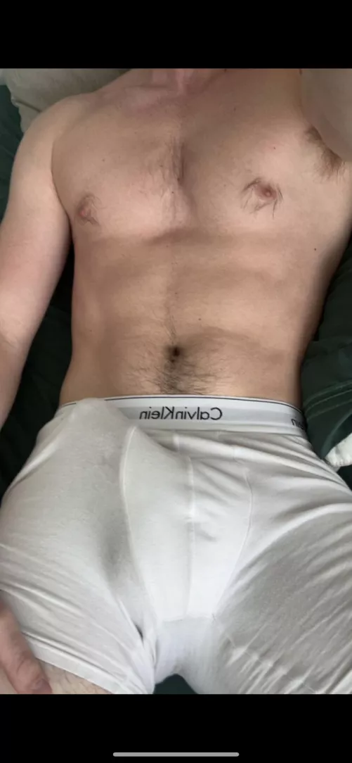 21 US college bro LF 21+ FIT jocks and dads to jerk with (must be muscular) snap: chicken-guyz by youngandhealthy42