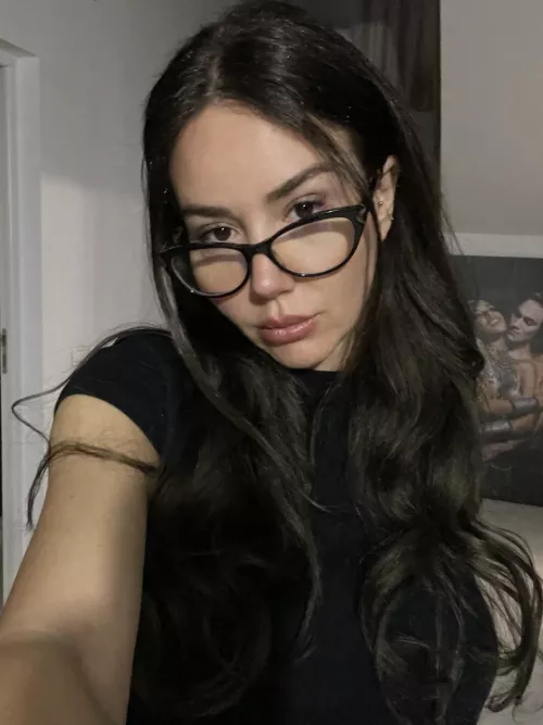 A brunette girl with glasses who needs new friends here:) by HeavilyLanky