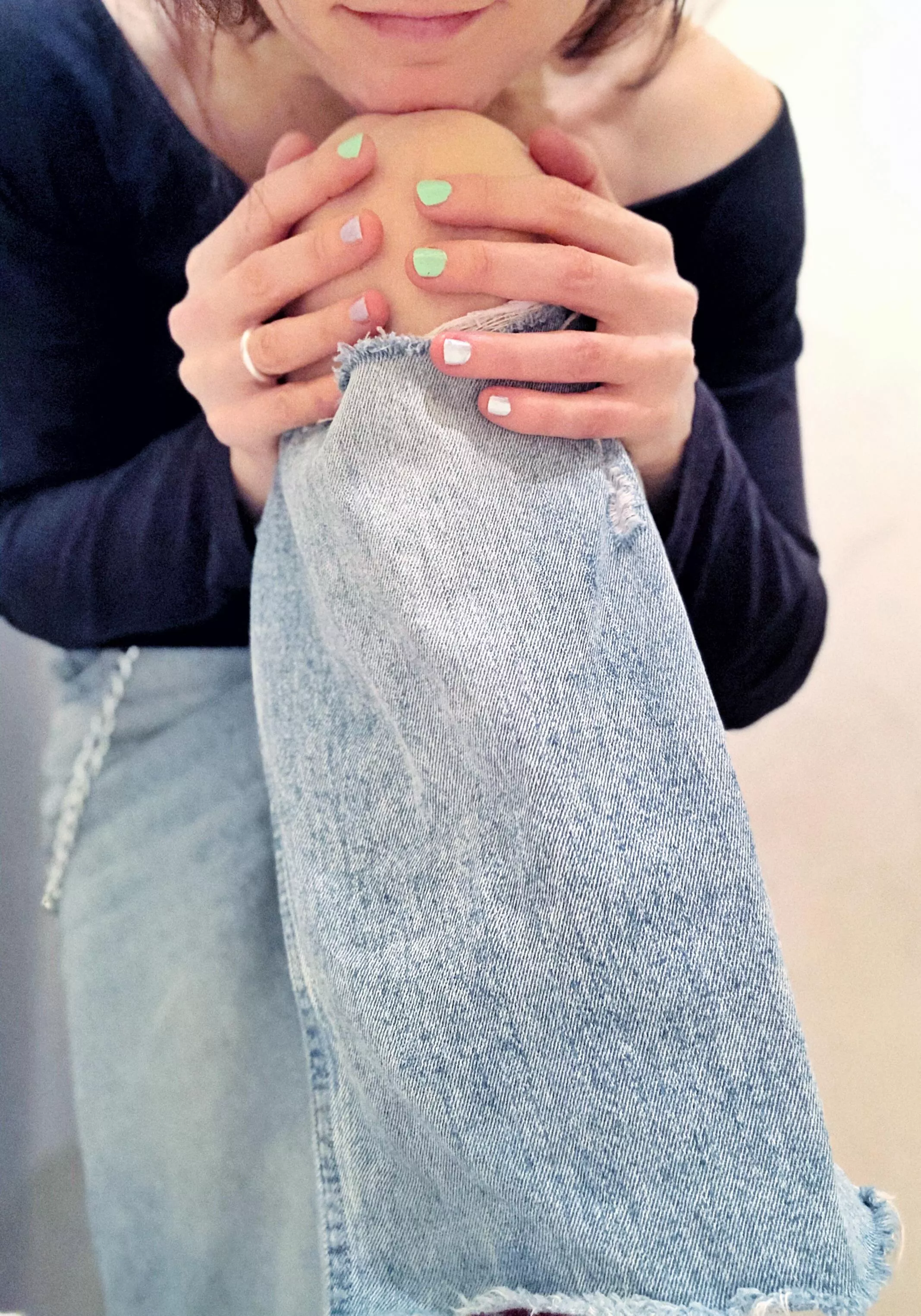 .. and a knee posted by Nerdbird_OF