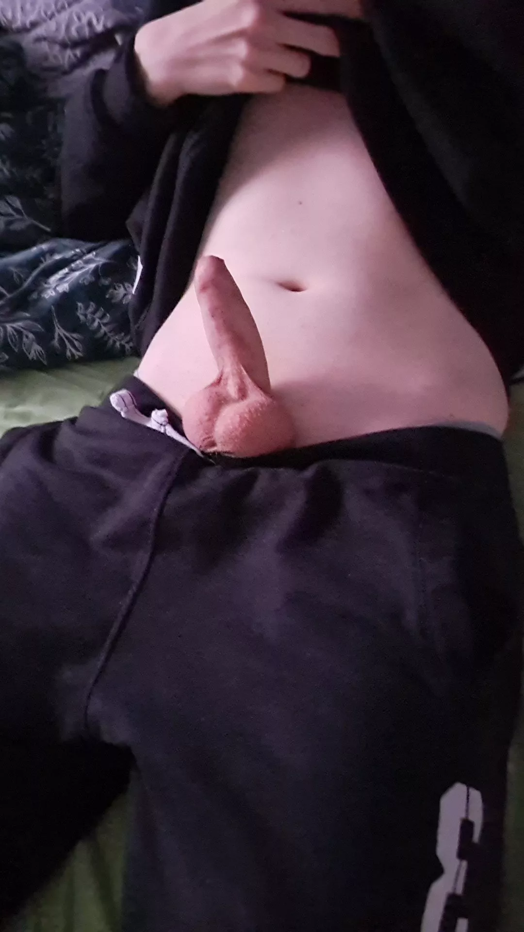 Anyone like some bottom dick? :3 posted by Randomfemboyy