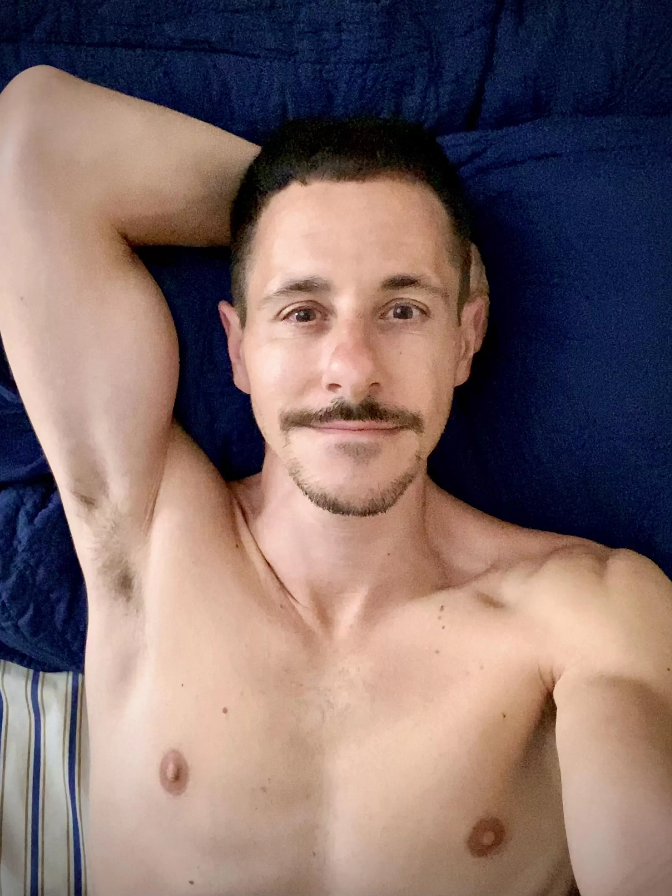 Anyone up from Sunday morning snuggles? posted by rhh1977