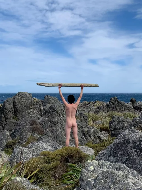 Creating a new horizon with some driftwood I found 😄 by mynakedadventures