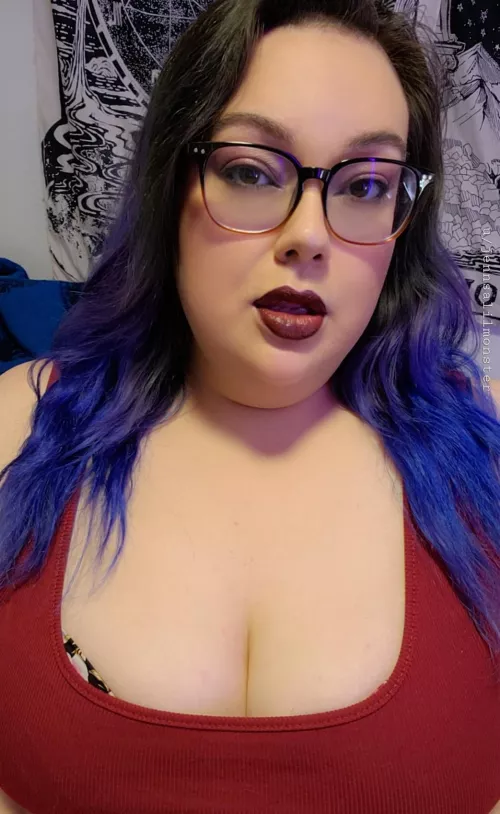 Felling Pretty in Red 💋 by jennsalilmonster