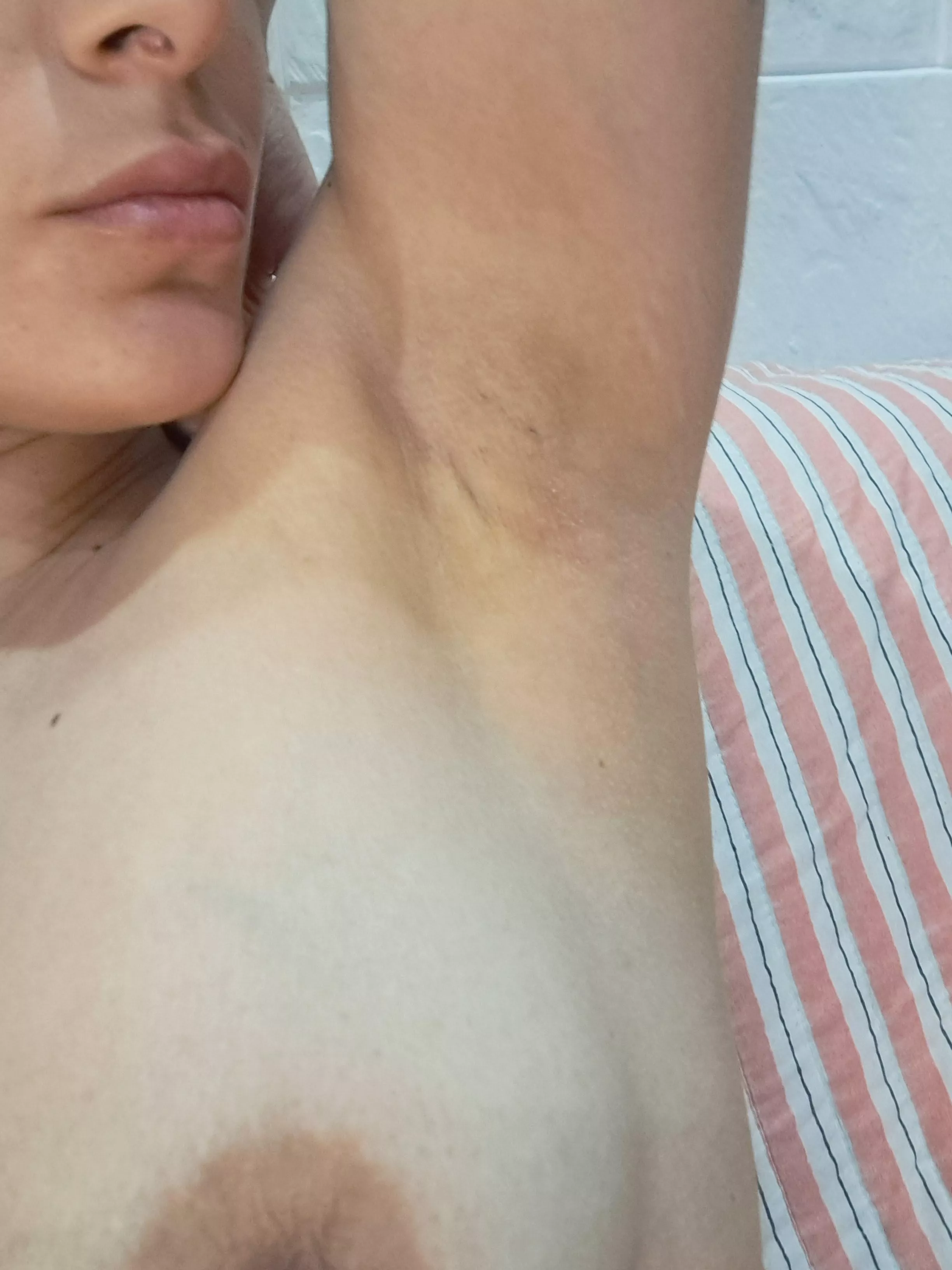 My armpits smell great tonight. posted by lolitavega