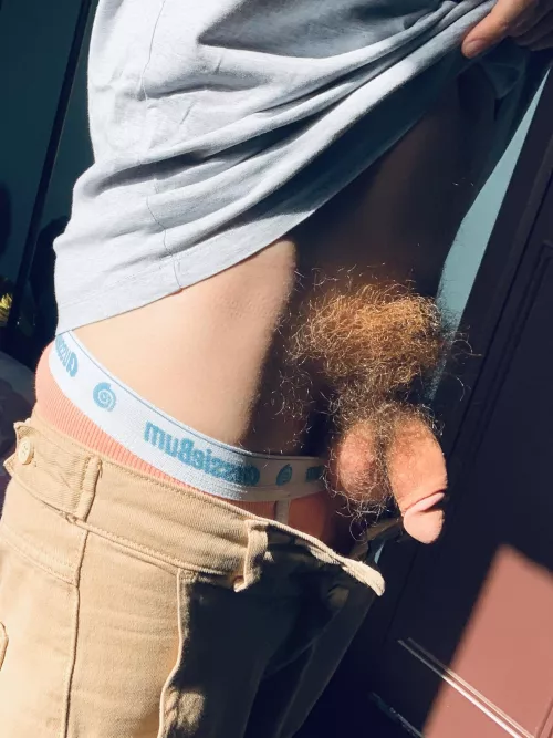 My big ball of red whool 🧶 by ario18