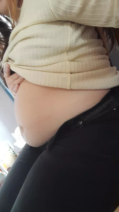 Waiting for a man to arrive willing to feed me and hug my rolls 🐷💗 by little_star009