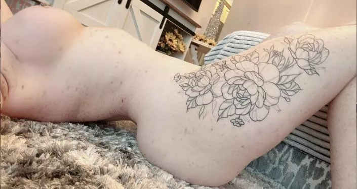 Absolutely desperate for one of you lovely ladies to explore every single inch of me tonight~ posted by DaviiStacks