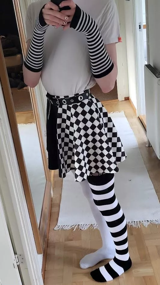 Black and white fit :3 posted by mashacore