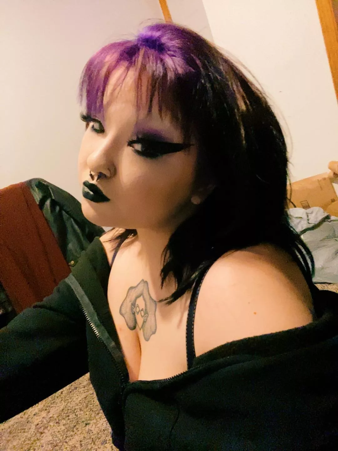 good night everyone 🫶🏻 posted by g0thmxlf