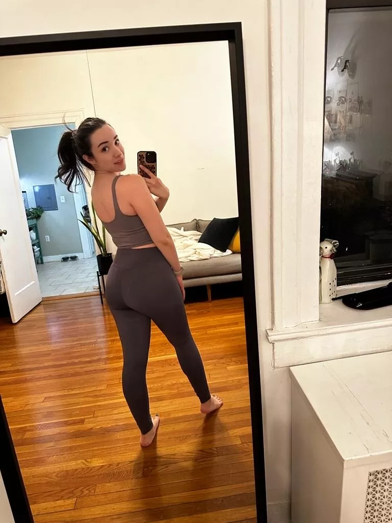 Grey yoga pants for equally grey days posted by beccahasdarkhair