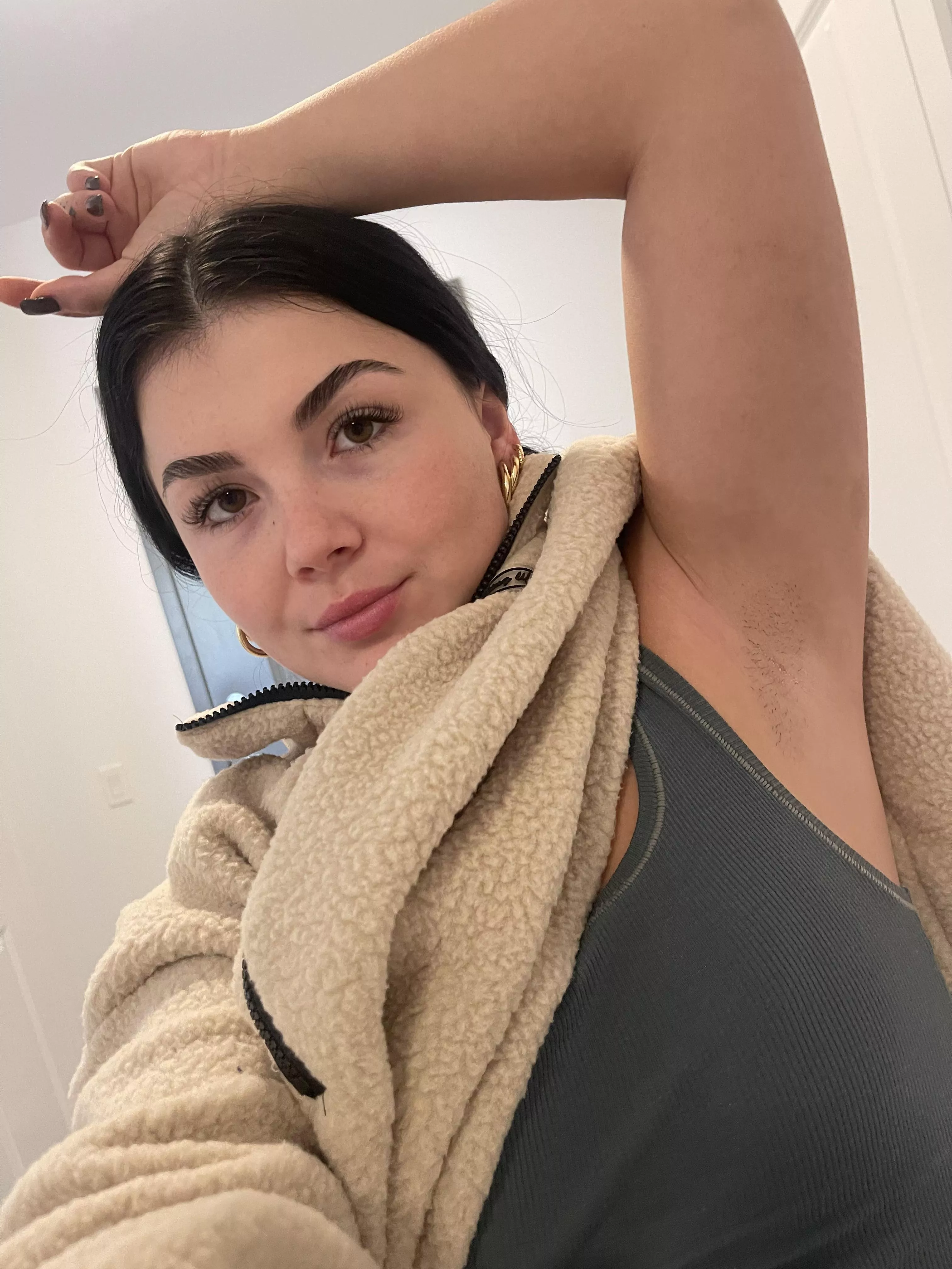 How does my stubble make you feel ;)? posted by Sarahbaileyy