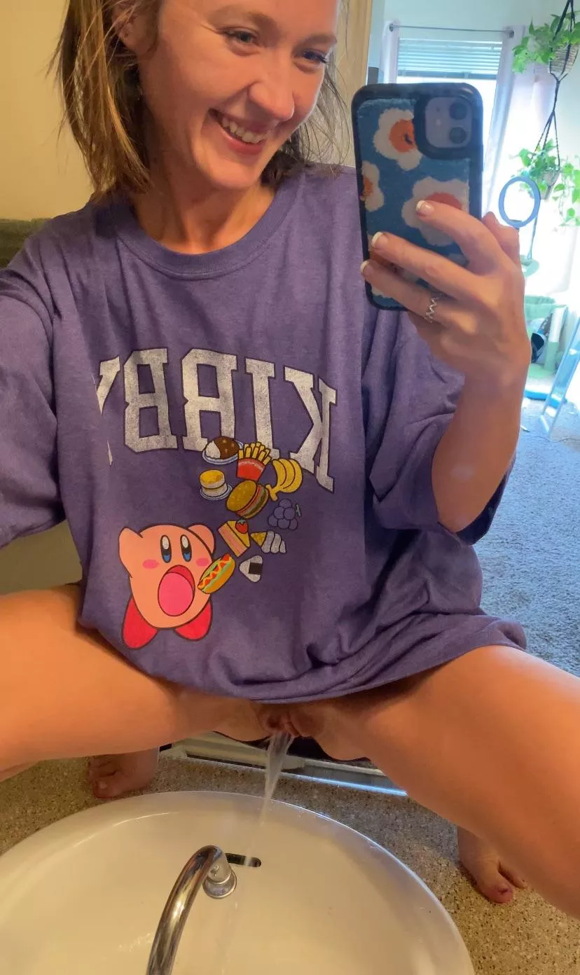 I like to pee in the sink 😁 do you think I should be peeing in your mouth though? posted by SpitInMyMouth420_