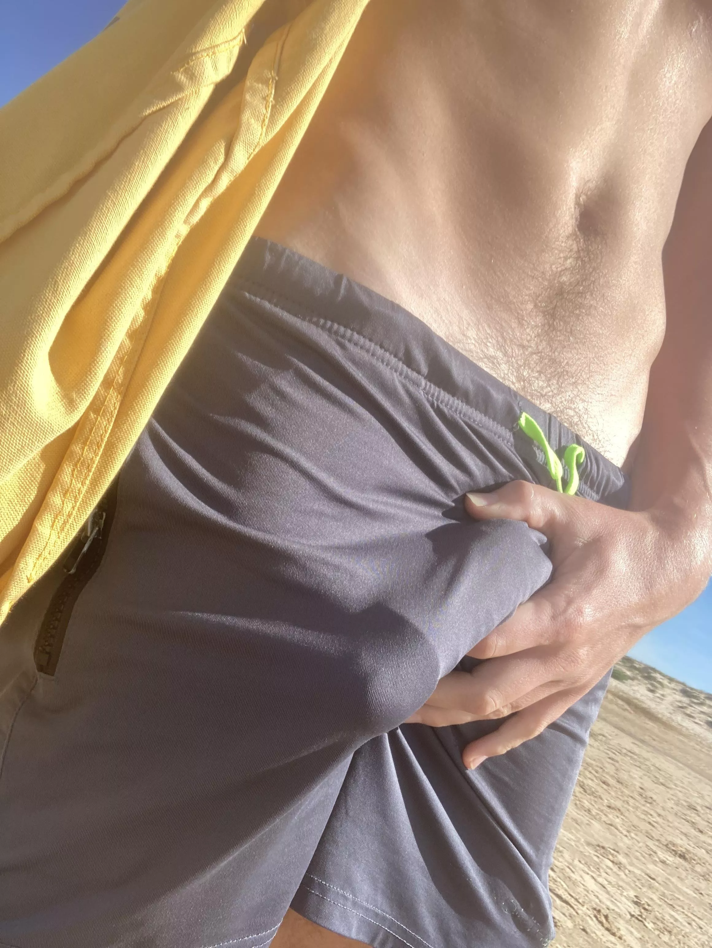 i love long walks on the beach posted by Hung_bi_boi