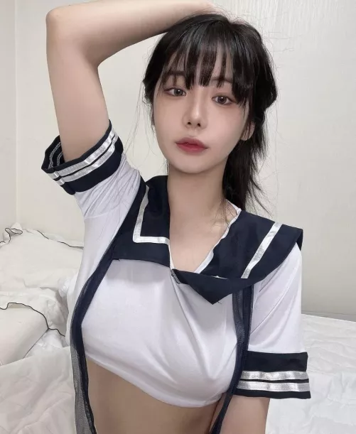 If you see me on the street, what would be your reaction in emojis? by Minimum-Fisherman142