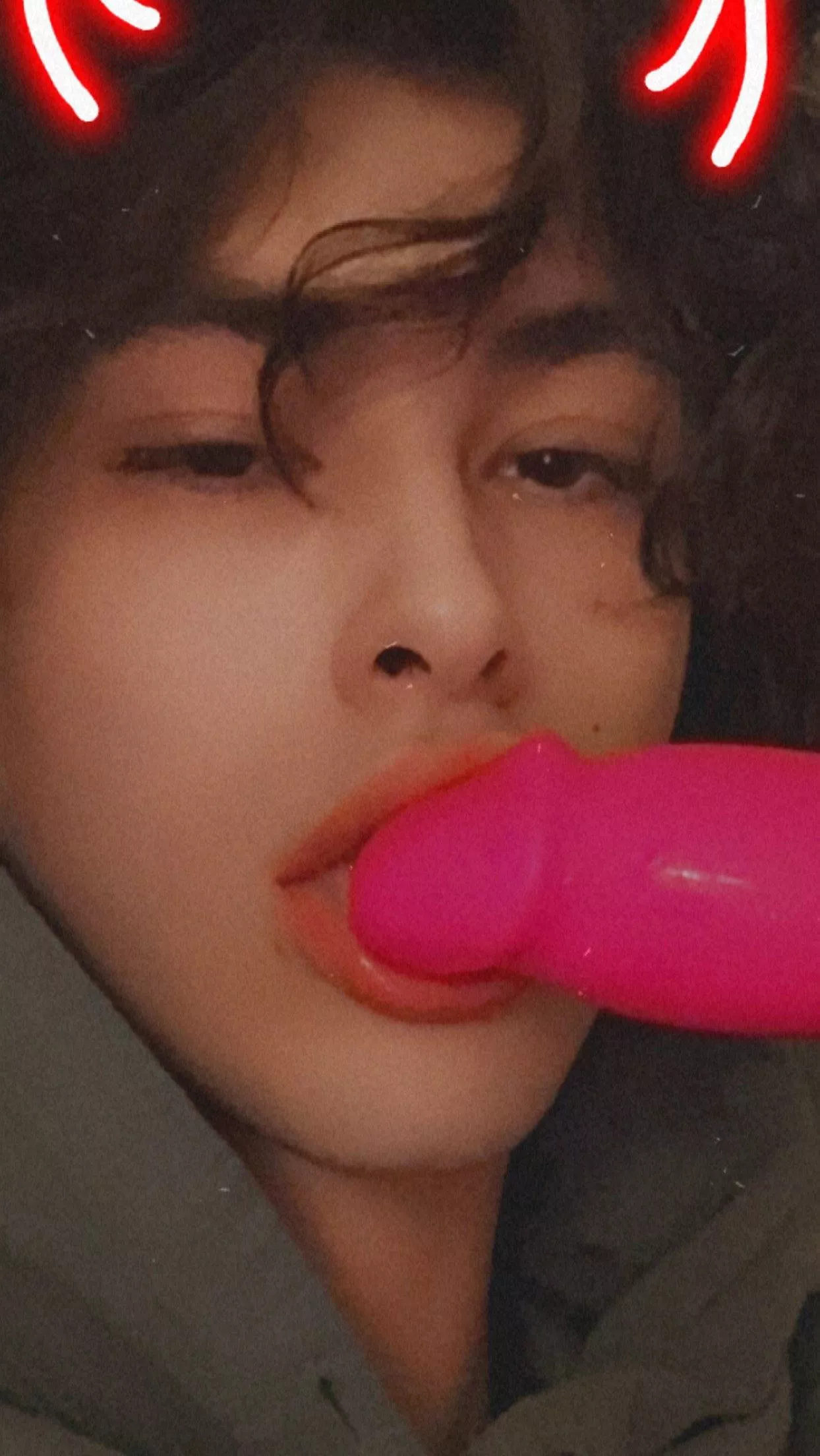 Little kiss 💋 posted by EdgeEither