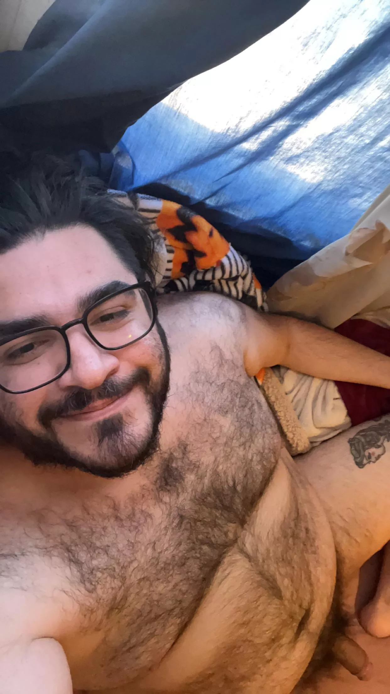 Unwinding a bit after a morning doing laundry 😊 posted by Jay_CubM