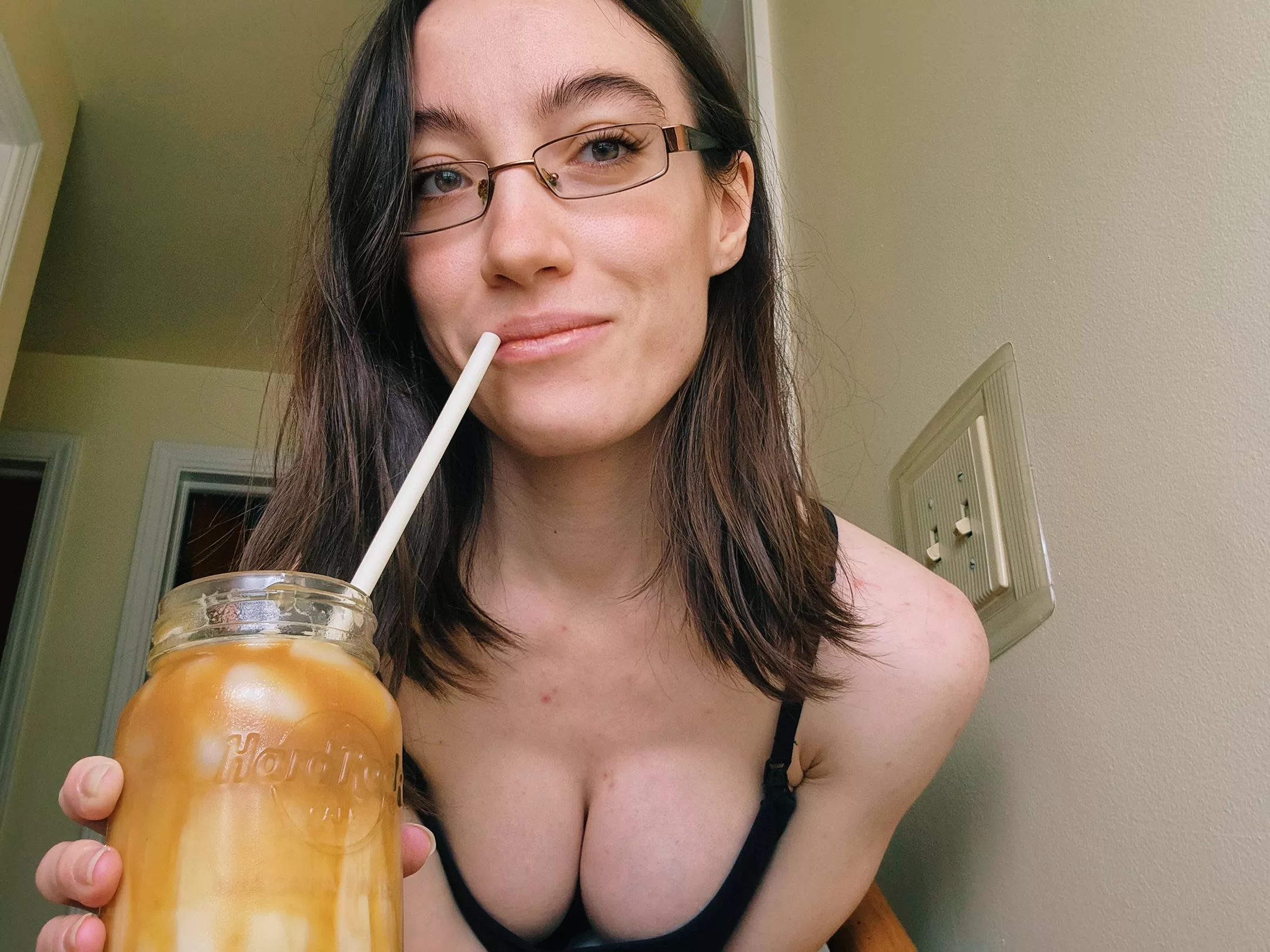 Your favorite caffeine addicted MILF ☕️😍 posted by coffeewithmom