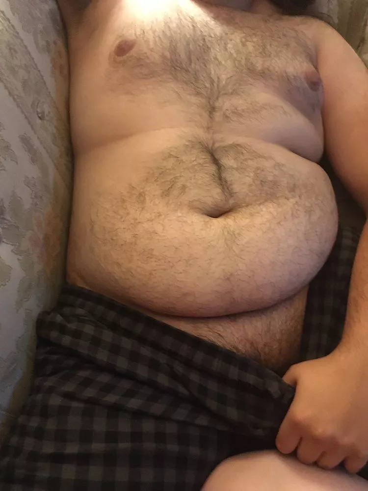 Anyone need a cuddle buddy? I've been told I give good hugs 🖤 posted by beargaymer989