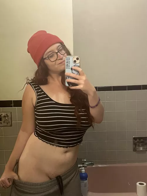 Come play with me @r3dhotmommy by Key-Lynx5725